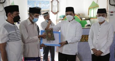 PLH Bupati OKU bersama Rombongan melaksanakan Safari Jumat di Masjid Istiqomah ke Desa Kelumpang