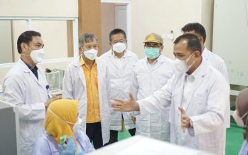 PLH Bupati OKU Drs. H. Edward Candra, M.H., Meninjau Lokasi Isoman Terpadu di Balitbangkes Kabupaten OKU