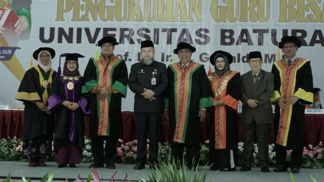 Sekda OKU H. Achmad Tarmizi Menghadiri Acara Sidang Senat Khusus Terbuka Pengukuhan Guru Besar Unbara Prof. Dr. Ir. H. Gribaldi, M.Si,