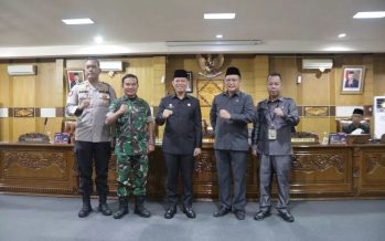 Penjabat Bupati OKU H. Teddy Meilwansyah Menghadiri Penutupan Rapat Paripurna DPRD OKU