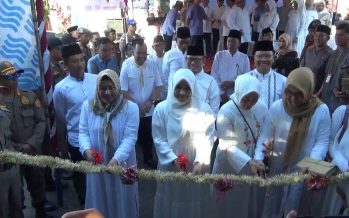 PJ Bupati OKU H. Teddy Meilwansyah buka pasar Bedug di Taman Kota Baturaja